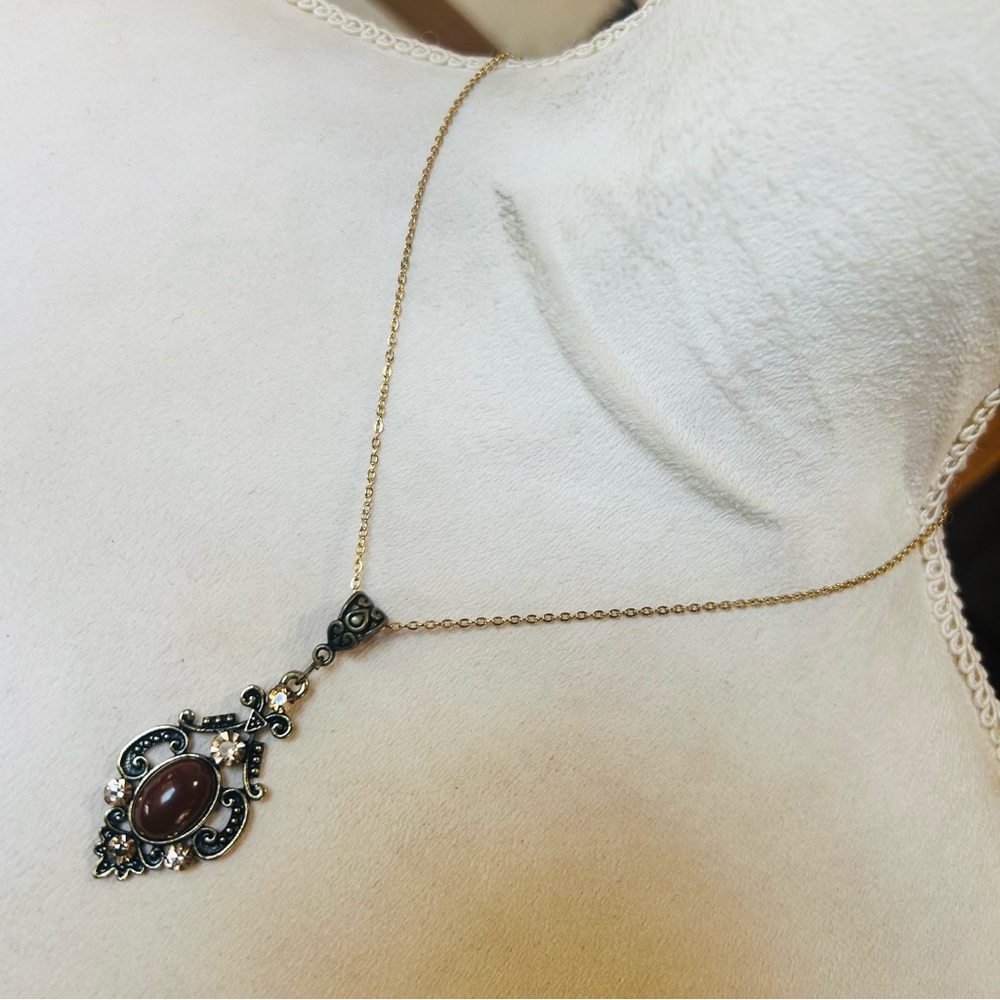 Vintage chocolate cabochon champagne stone pendant on chain necklace